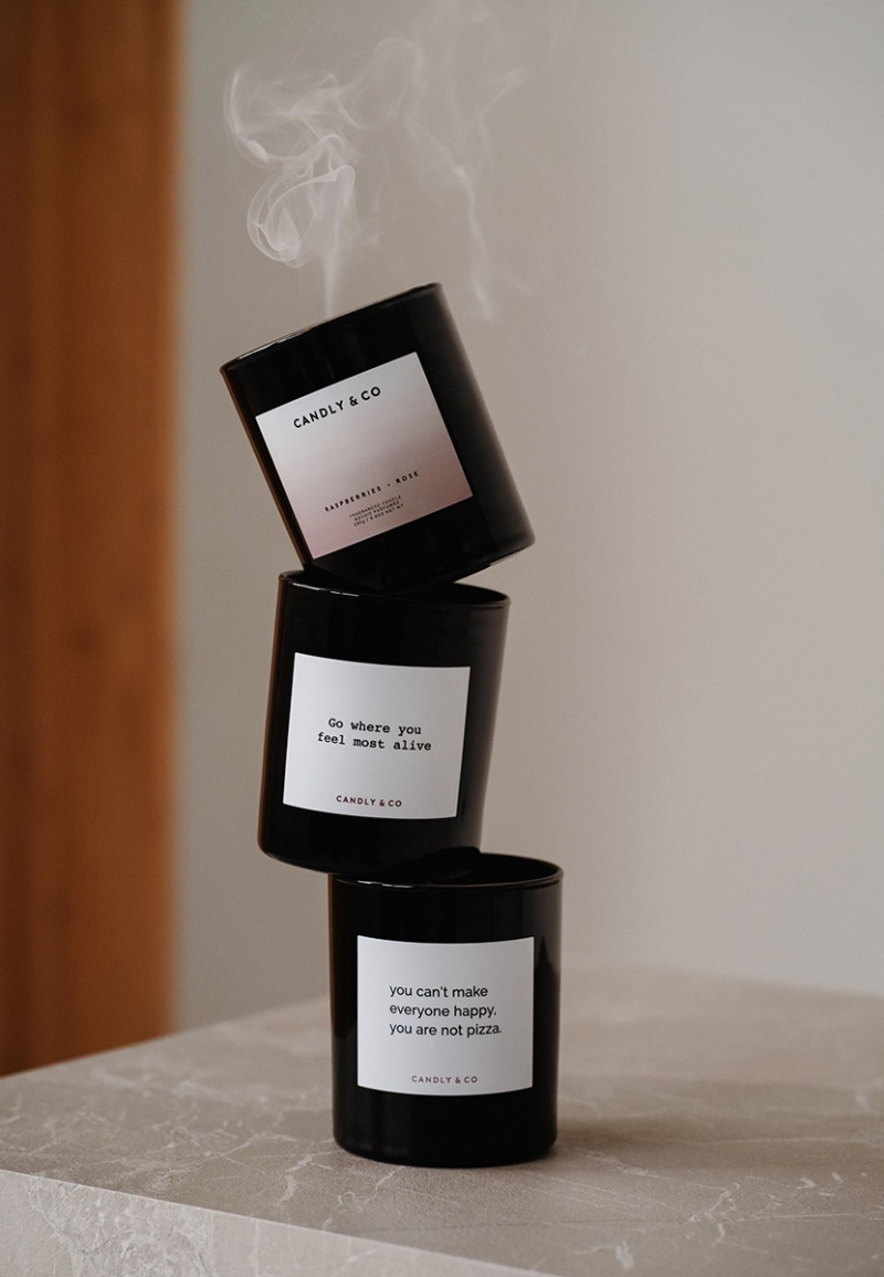 Świeca sojowa w szkle CANDLY&CO, Go Where You Feel Most, zapach No.5, 250g - obrazek 3